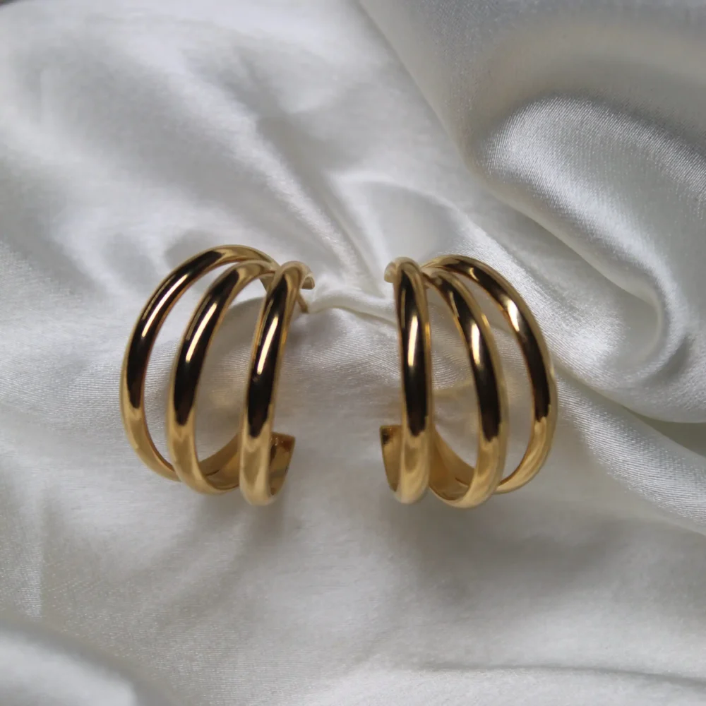 Minimalist Gold-Plated Spiral Hoop Earrings – Modern & Trendy