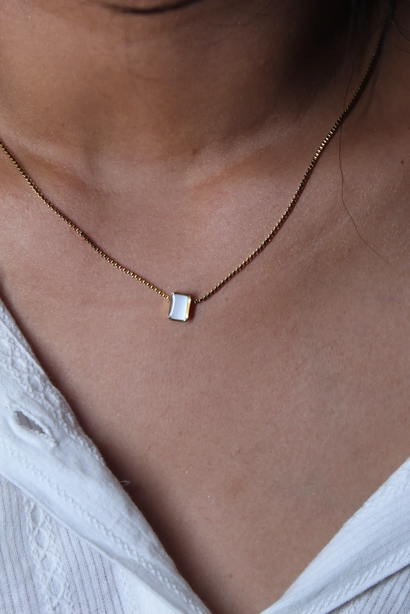 Minimalist Square Mother of Pearl Pendant Necklace – Elegant Gold Chain